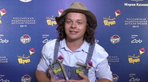 Сергей Друзьяк (Каляка-Маляка) — актёр театра и кино, ведущий программы «Давайте рисовать».