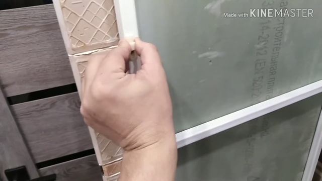 Установка защелок на ревизионный люк