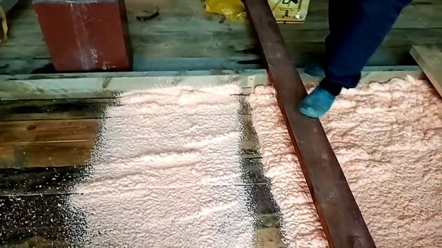 Утеплитель жидкий для пола и стен.