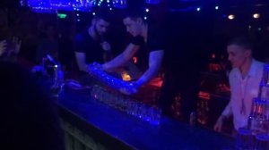 Бармен Шоу!