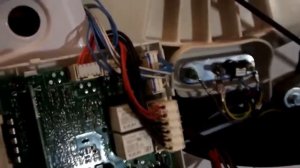 Стиралка Аристон крутанёт 3 раза барабан и останавливается   Ремонт электр  модуля