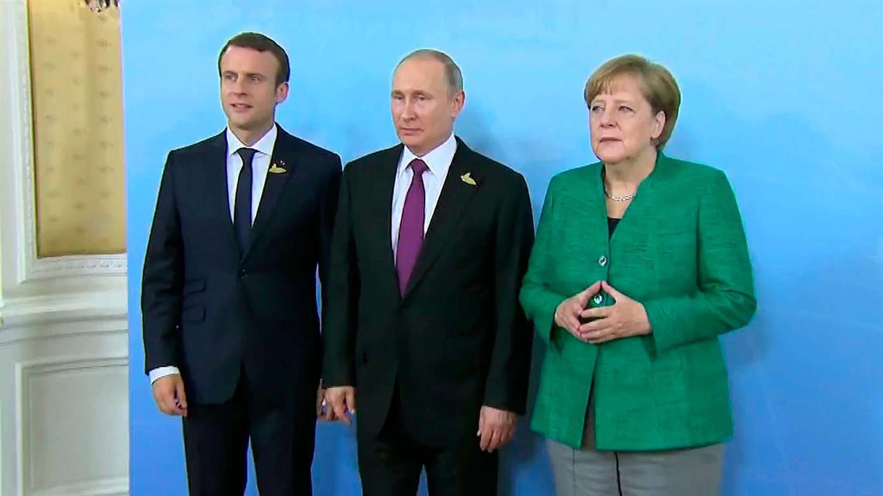 Лидеры "нормандского формата" проводят телефонный разговор