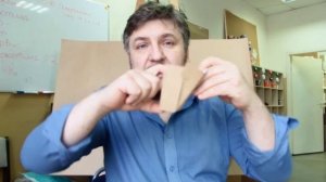 Видеоинструкция по сборки коробки для картошки фри от петербургского конструктора Валентина Квиринг