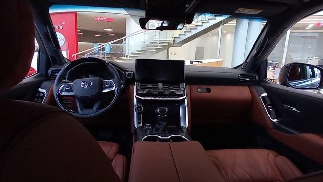 Toyota Land Cruiser 300 (2021), обзор + цена самой жирной комплектации