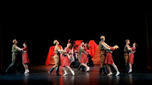 «Танго» фрагмент спектакля «Ты Обними меня покрепче и Всё пройдёт» смотреть онлайн