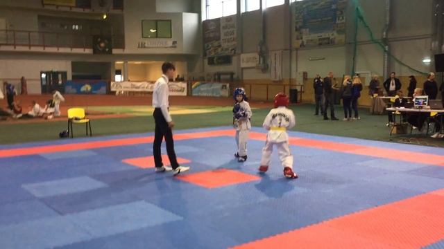 АМИР САВИК 1 РАУНД смотреть онлайн