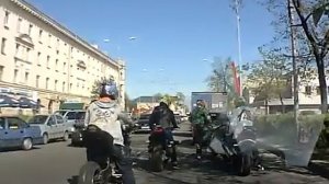 Лихачи на мотоциклах в городе