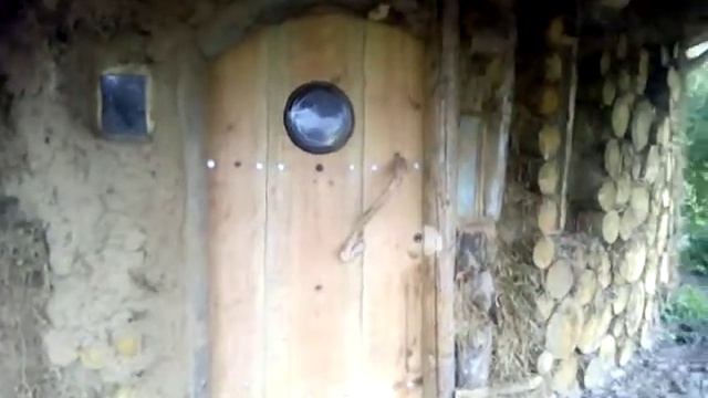 Баня из глиночурки. Установил дверь. смотреть онлайн