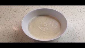 Крок-мадам и крок-месье-хрустящие французские бутерброды на завтрак.