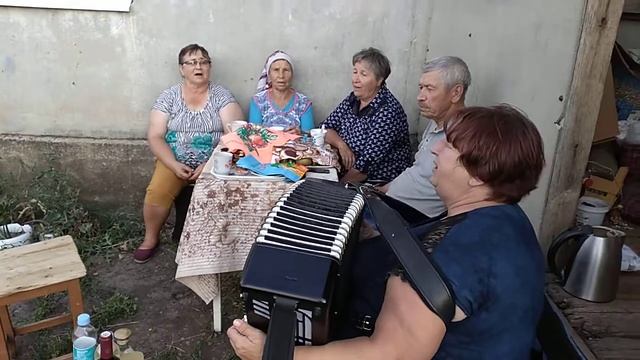 Деревня колхозница под баян. Пестравский район