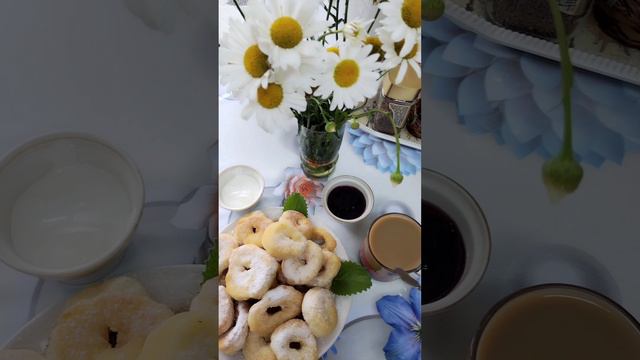 По кофеечку.