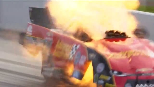Гоночный автомобиль взорвался на скорости 500 километров в час смотреть онлайн
