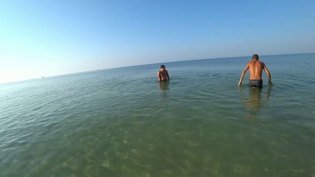 Работает морская пехота!!! Дикий пляж - Железный Порт 2021. Отдых дикарём ПАПИН ДВИЖ смотреть онлайн