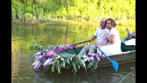 Песни моего поколения, мы это слушали и пели. На лодке