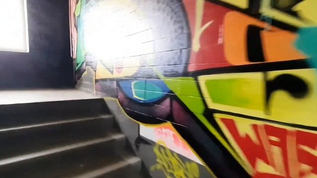 Москва. Прогулка по арт-кластеру ГАММА. Рисунки на стенах. Граффити.
