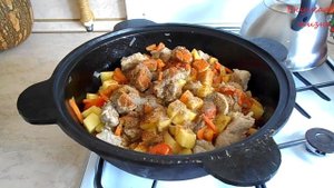 Тыква в духовке с мясом и овощами / Как приготовить тыкву.