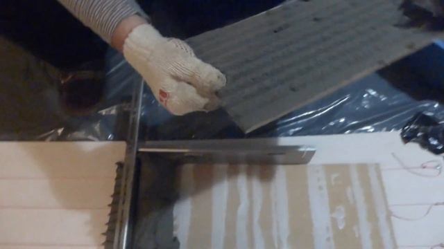 Приспособление для нанесения плиточного клея на плитку смотреть онлайн