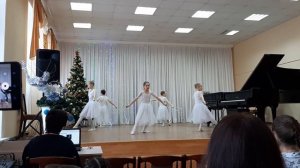 танец снежный вальс❄?