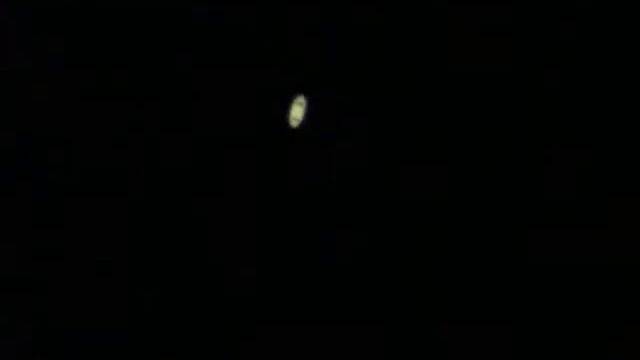 Saturno a traves de un telescopio MEADE Starnavigator 90