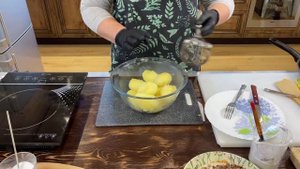 ЗРАЗЫ КАРТОФЕЛЬНЫЕ с фаршем и грибами! Вкусный, простой рецепт!