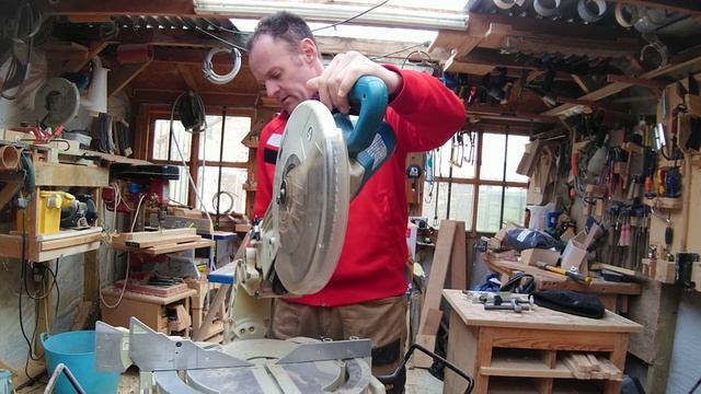 Makita Mitre Saw LS1214 (THE BEAST, a review of the Iconic Makita LS1214) смотреть онлайн