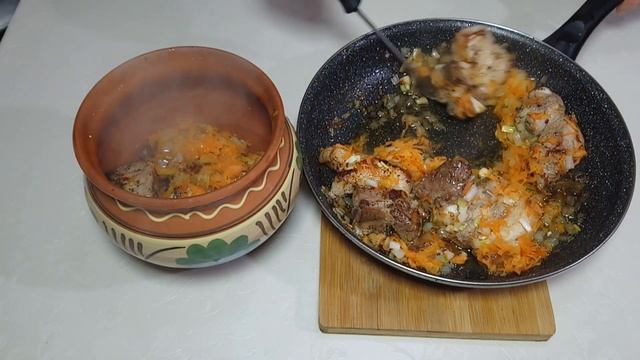 Перловая каша с мясом в горшочке