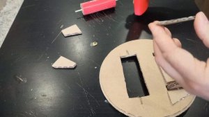 Робот-пылесос из картона / robot vacuum cleaner made of cardboard