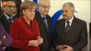 Gloria.tv- Merkels Reaktion (bei Cebit) auf zu Guttenbergs Rücktritt