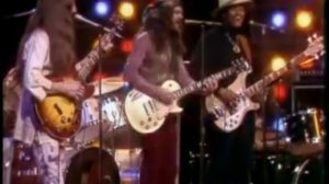 Doobie Brothers Listen To The Music LIVE Midnight Special 1973