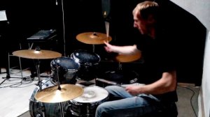 Брейки.Как играть крутые сбивки на барабанах, триоли обучение