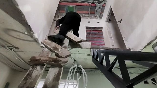 Монтаж простой лестницы на металлокаркасе с нюансами теплых полов. АнтиковкА