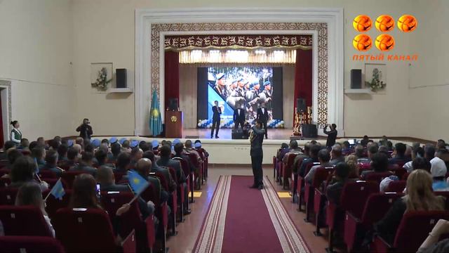 Военнослужащие получили награды в честь Дня защитника Отечества смотреть онлайн