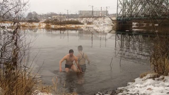 Баба в купальнике и два отморозка смотреть онлайн