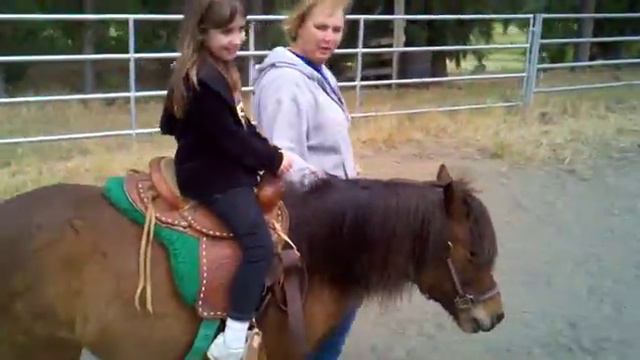 Nicole and Beth ride horses at Gibson Ranch смотреть онлайн