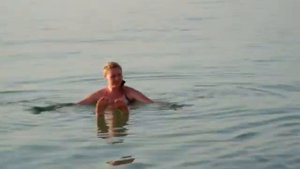Купание в мертвом море Израиль