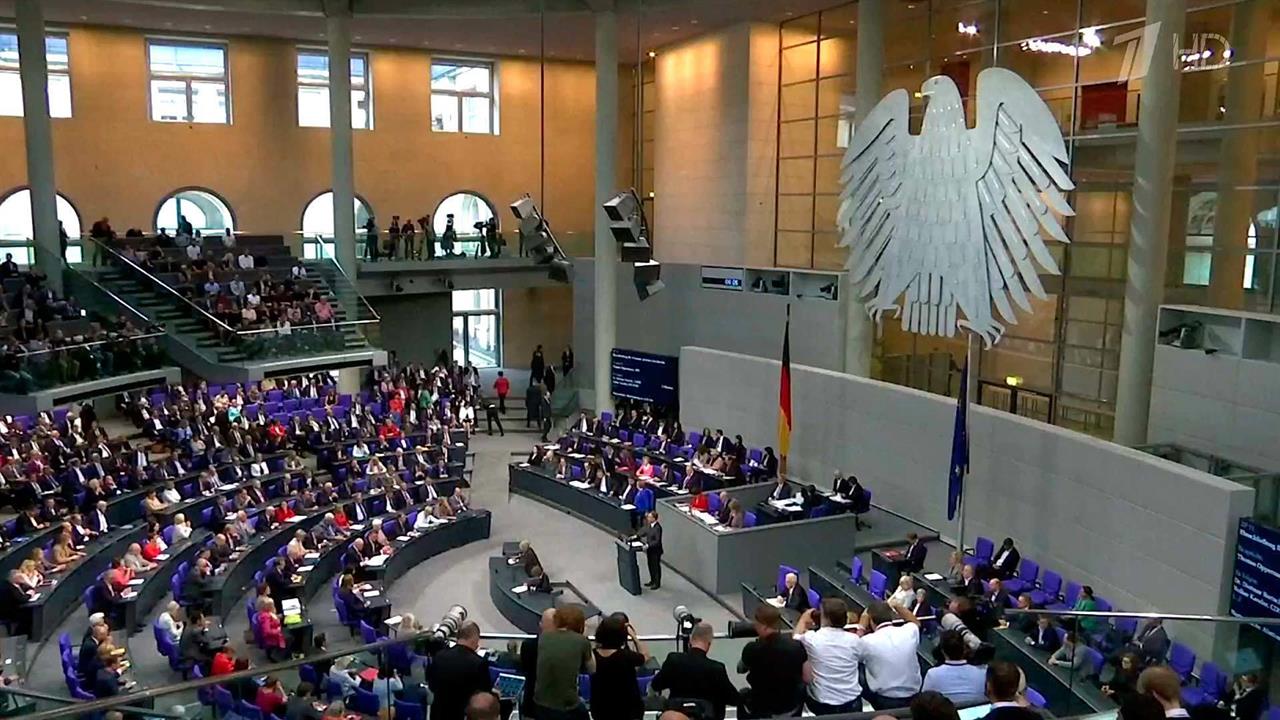 Немецкий парламент узаконил борьбу с "фейковыми новостями"