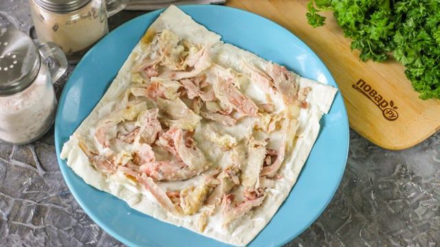 Закусочный торт Наполеон с курицей и грибами