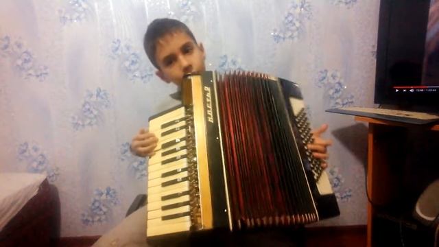 Маленькая полька на акордионе смотреть онлайн