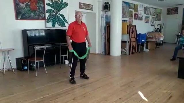 Упражнение для работы с резиновой лентой.