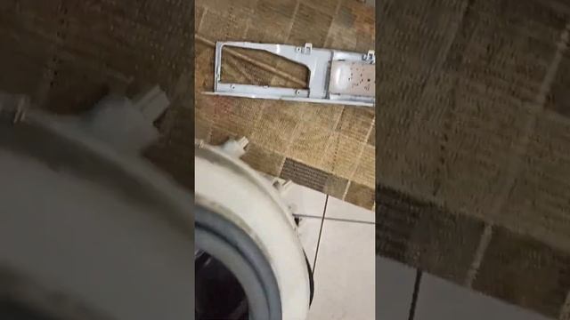 Ремонт крупной бытовой техники.Сборка не разборного бака стиральной машинки ИНДЕЗИТ ! ДЕЛАЕМ САМИ ! смотреть онлайн