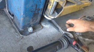 Bmw 335 X5  E90 E70 Как снять/oткрутить кардан / Bmw E90 E70 How to DRIVE SHAFT REMOVAL