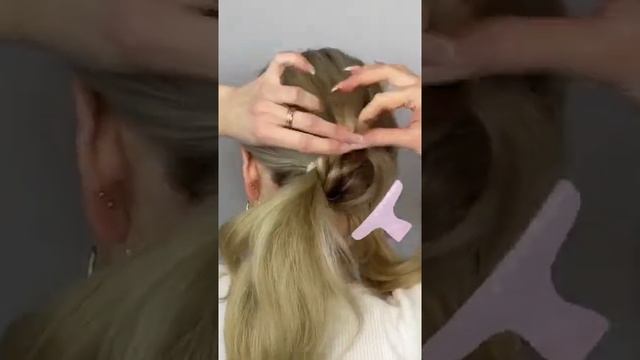 Новый интересный способ сделать красивый низкий пучок за 1 минуту / Perfect easy updo tutorial