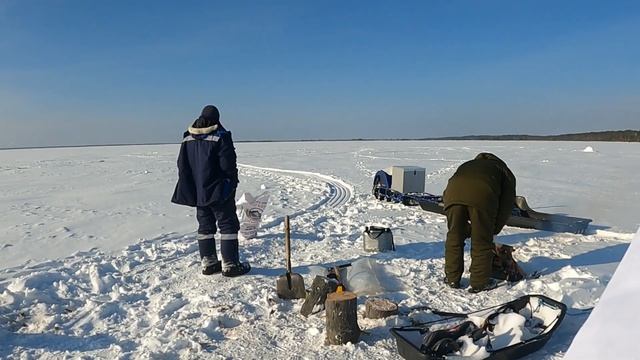 Февральская экспедиция на щуку. День второй. Рыбалка на таежном озере. #рыбалка #озеро #экспедиция