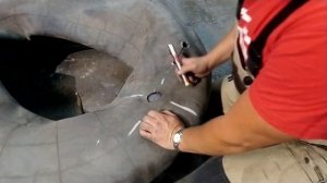 Ремонтируем "на холодную" автомобильную камеру от "КамАЗ Батыр" правильными заплатами TECH 2-WAY