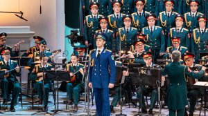«Выйду на улицу», солист – Максим Маклаков, май 2022