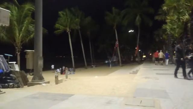 Вечерние посиделки на Джомтьене, Паттайя НГ 2017 смотреть онлайн