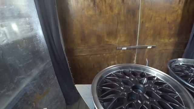 Покраска колесных дисков автомобиля в гараже своими руками смотреть онлайн