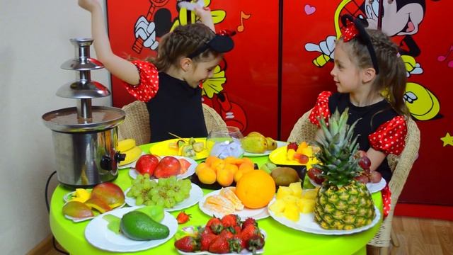 ЧЕЛЛЕНДЖ. ФРУКТОВОЕ ФОНДЮ В ШОКОЛАДЕ. CHALLENGE. Детский канал Расти вместе с нами. смотреть онлайн