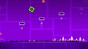 я играю в геометрии даш