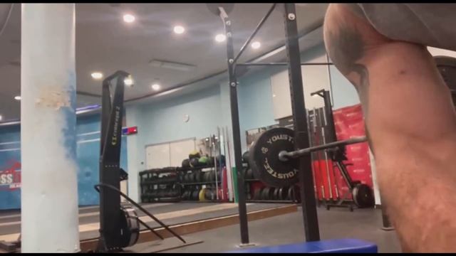 Жмем свой вес на максимальное количество повторов. смотреть онлайн